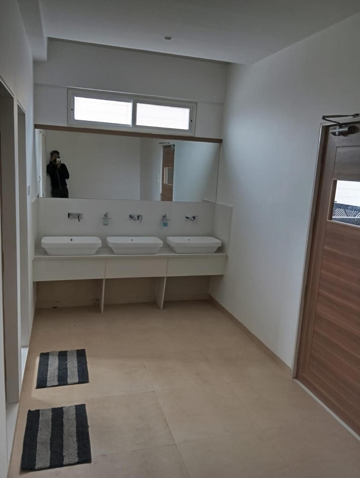 Hotel Veesons Executive Солапур Екстериор снимка